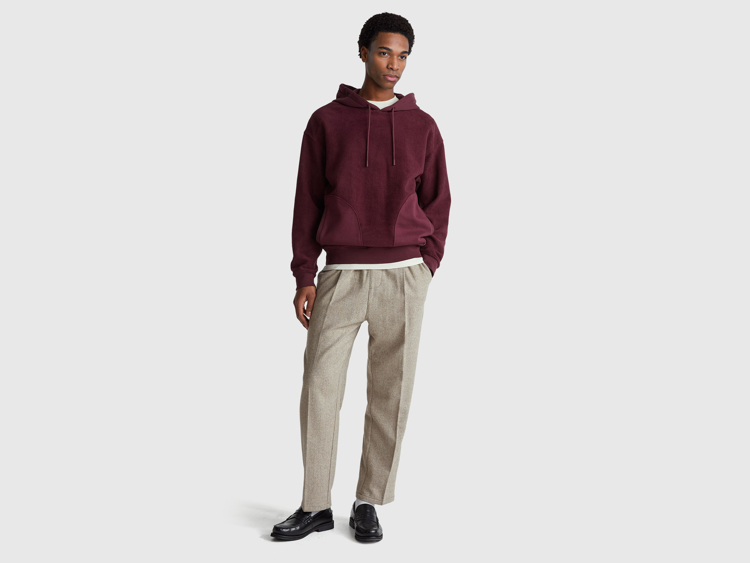 SWEATER W/HOOD Hombre image number 3